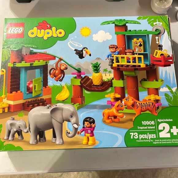LEGO Duplo Tropical Island #10906 - Picture 1 of 2